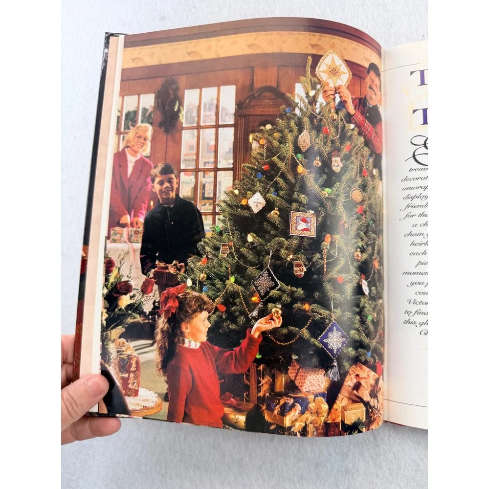 Better Homes and Gardens A Cross-Stitch Christmas Handmade Treasures 1995 Book